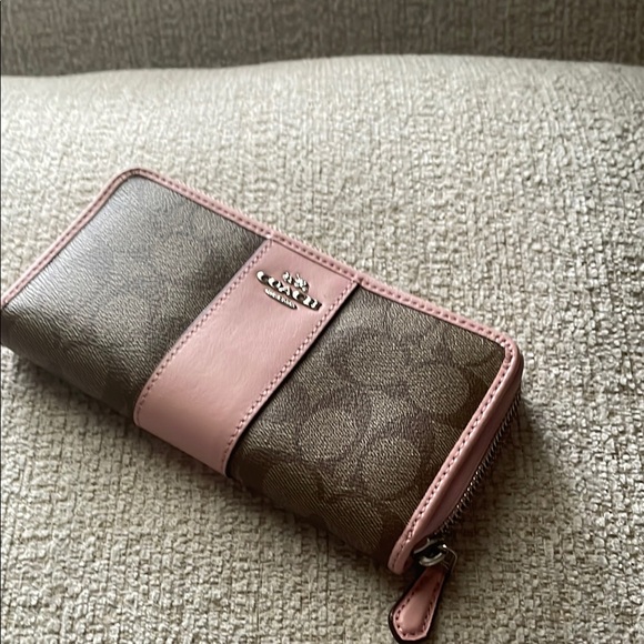 Coach Brown and Pink Women's Wallet - Picture 1 of 6